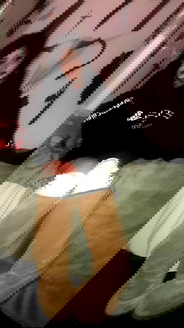 zommmbri image ~ Altpins