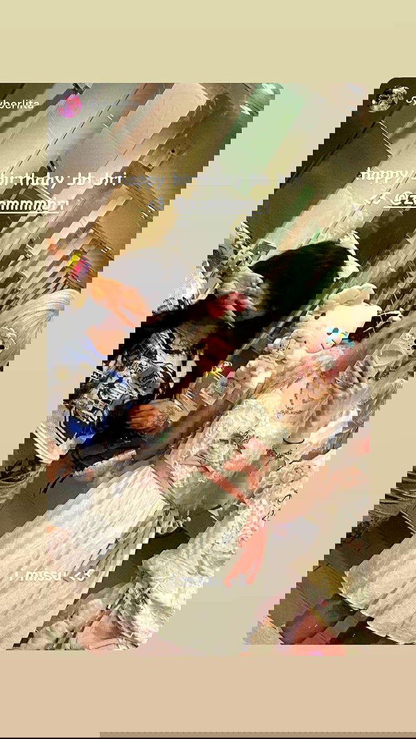 zommmbri image ~ Altpins