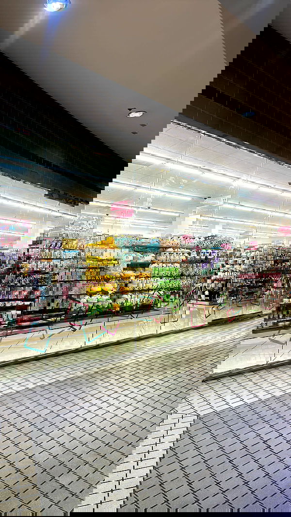 zommmbri image ~ Altpins