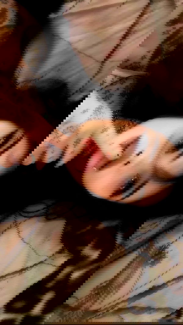 zommmbri image ~ Altpins