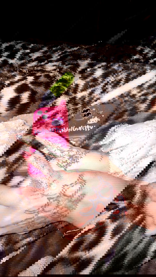 zommmbri image ~ Altpins