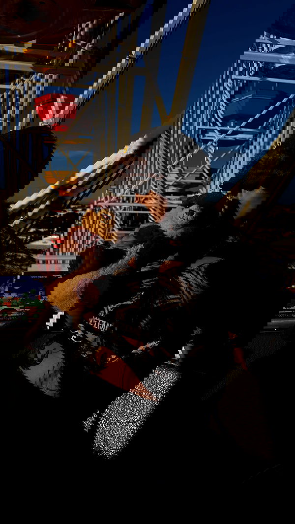 zommmbri image ~ Altpins