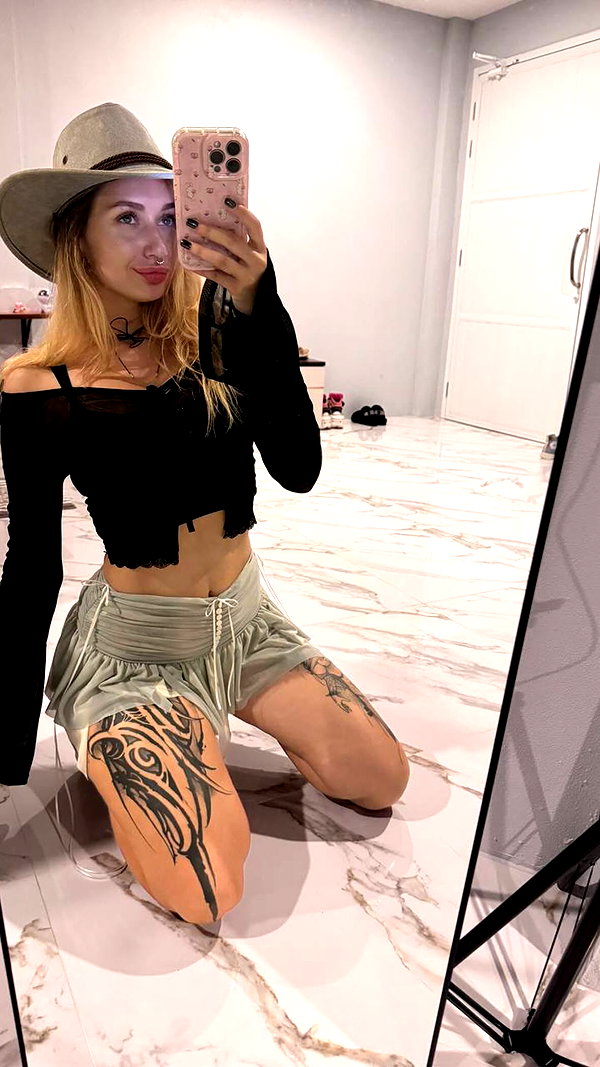 ___dana__levi instagram image archive image