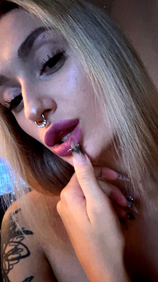 ___dana__levi instagram image archive image