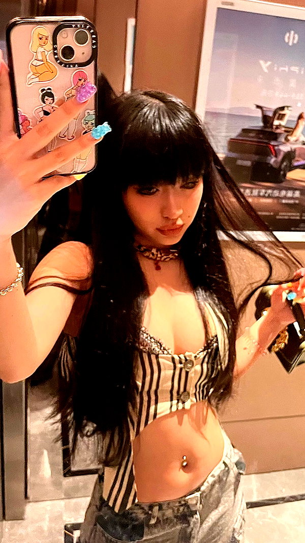 __qq16 instagram image archive image