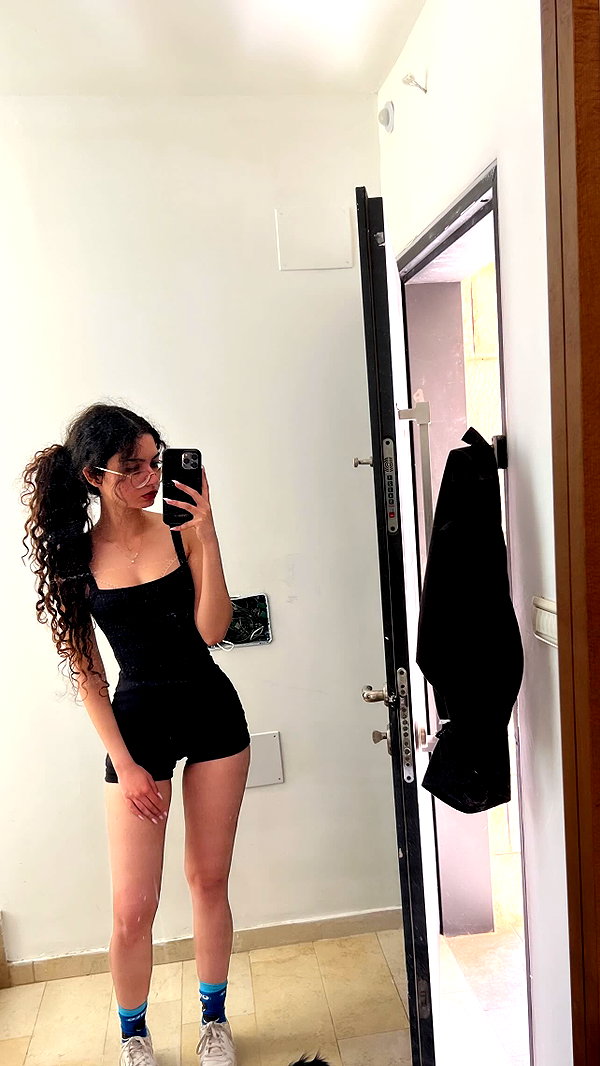 __yaheli_ instagram image archive image