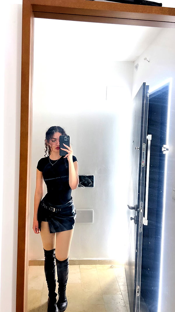 __yaheli_ instagram image archive image