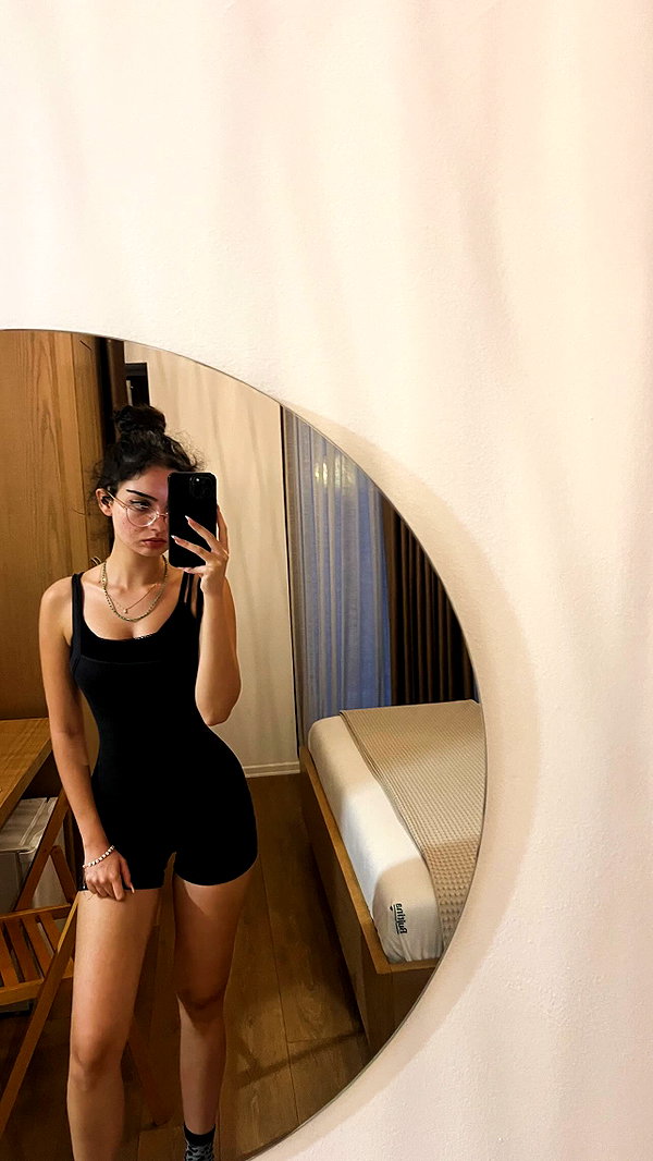 __yaheli_ instagram image archive image
