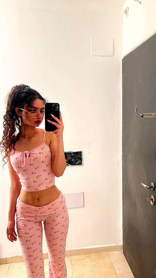 __yaheli_ instagram image archive image
