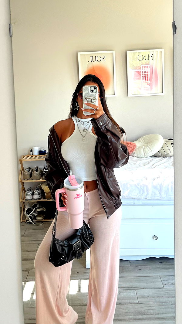 _ariel_lll instagram image archive image