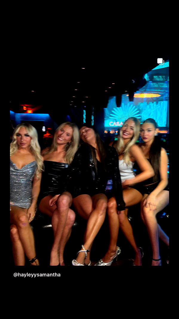 _ashleeevangelinos_ _ashleeevangelinos_ archive image