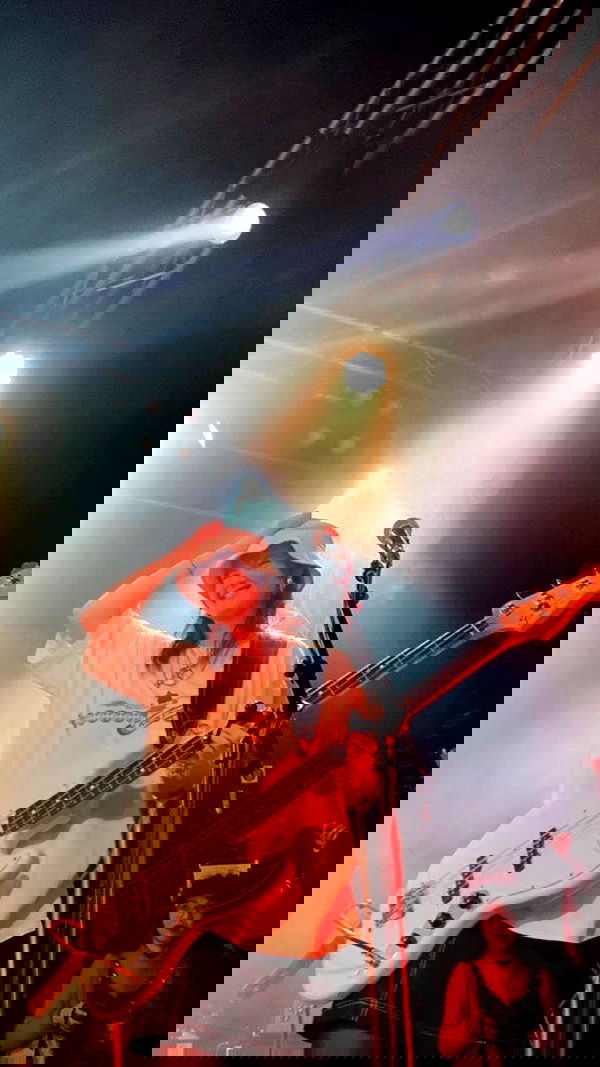 _femalien image ~ Altpins