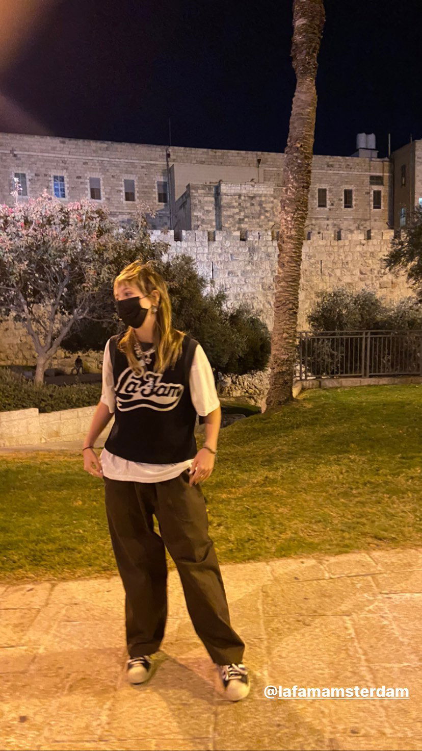 _femalien instagram image archive image