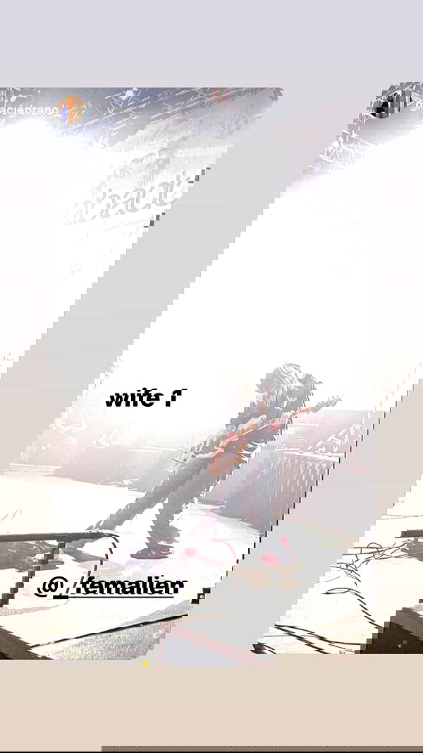 _femalien image ~ Altpins