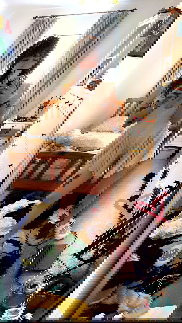 _femalien image ~ Altpins