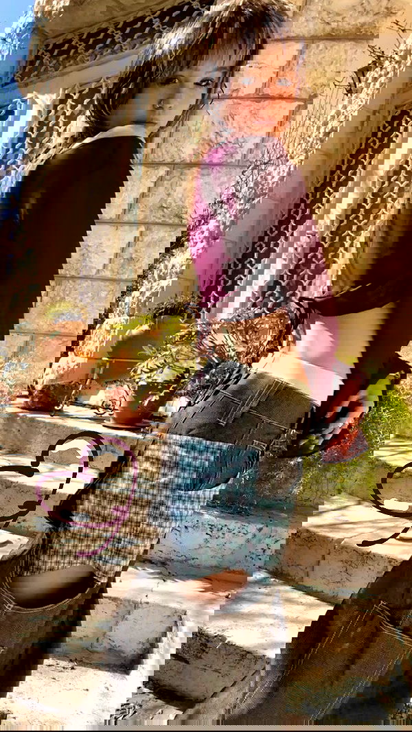 _femalien image ~ Altpins