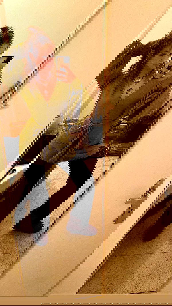 _femalien image ~ Altpins