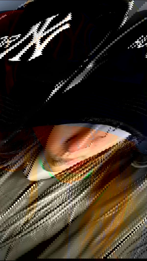 _femalien image ~ Altpins