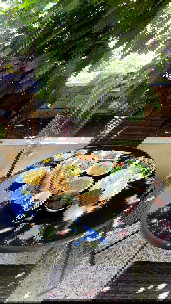 _femalien image ~ Altpins