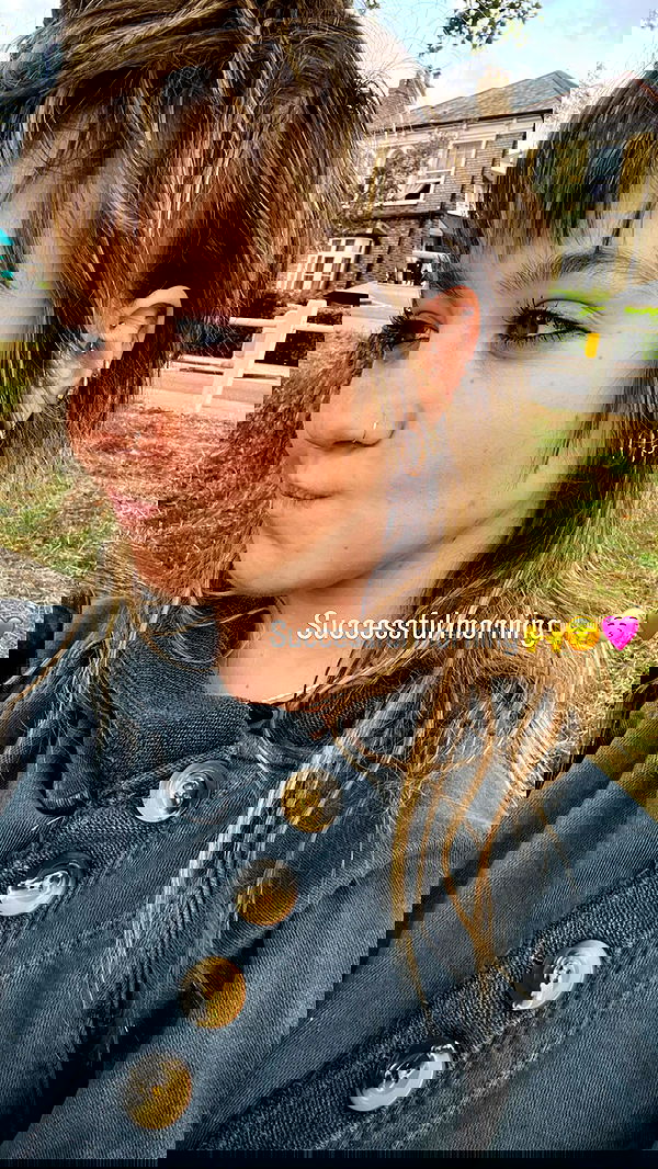 _femalien image ~ Altpins