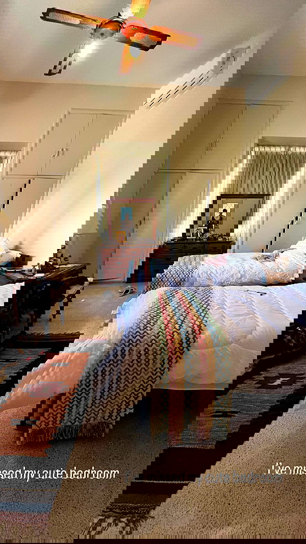 _femalien image ~ Altpins