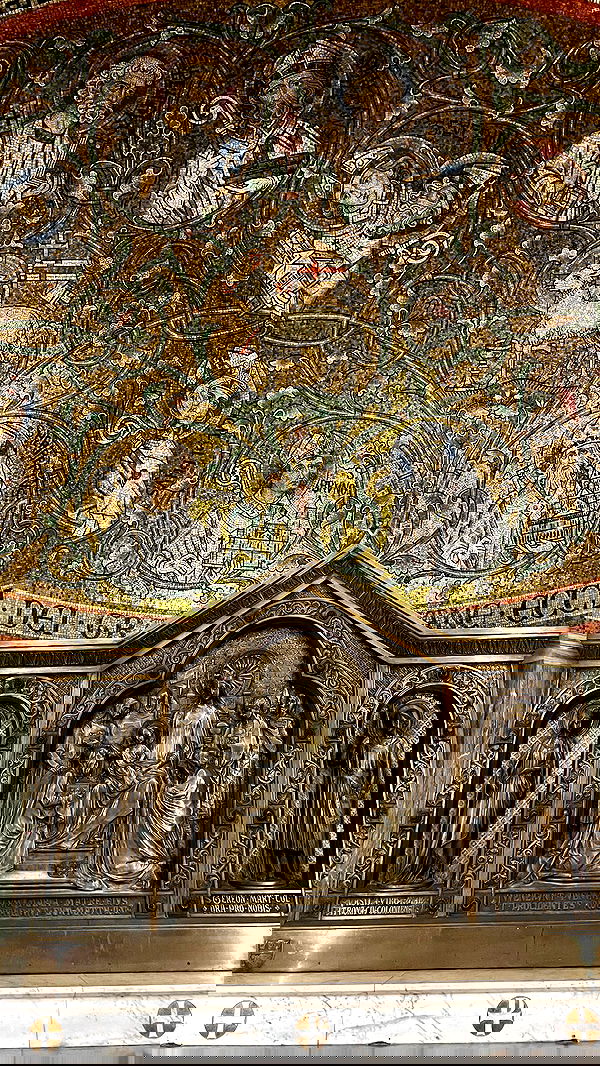 _femalien image ~ Altpins