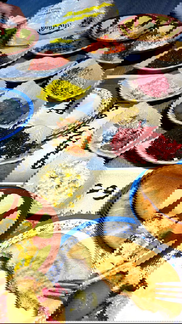 _femalien image ~ Altpins