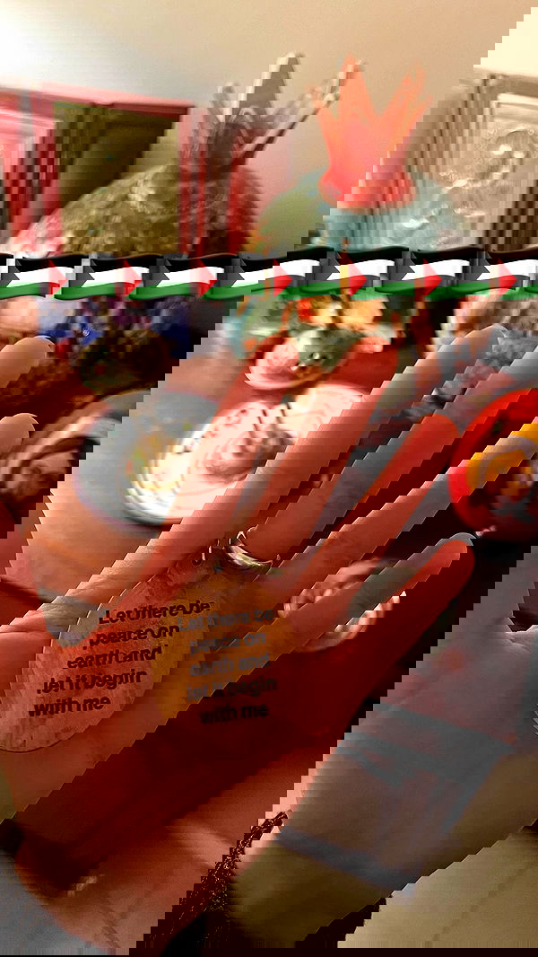 _femalien image ~ Altpins