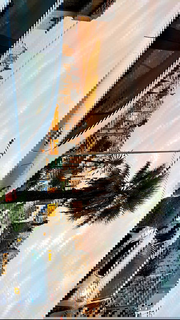 _femalien image ~ Altpins