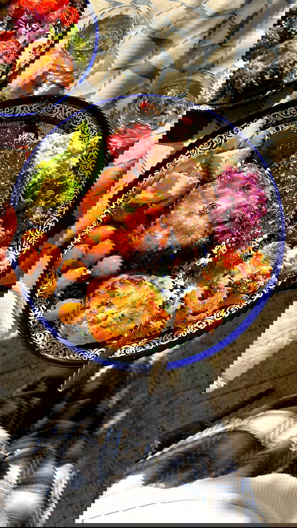 _femalien image ~ Altpins