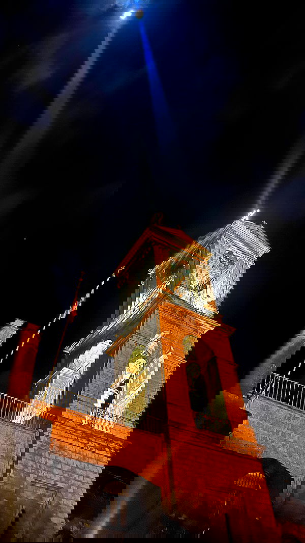 _femalien image ~ Altpins