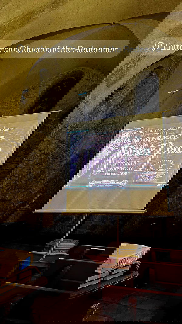 _femalien image ~ Altpins