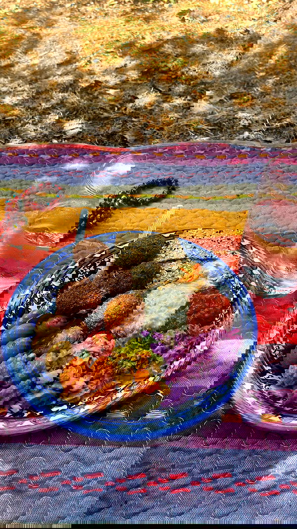 _femalien image ~ Altpins