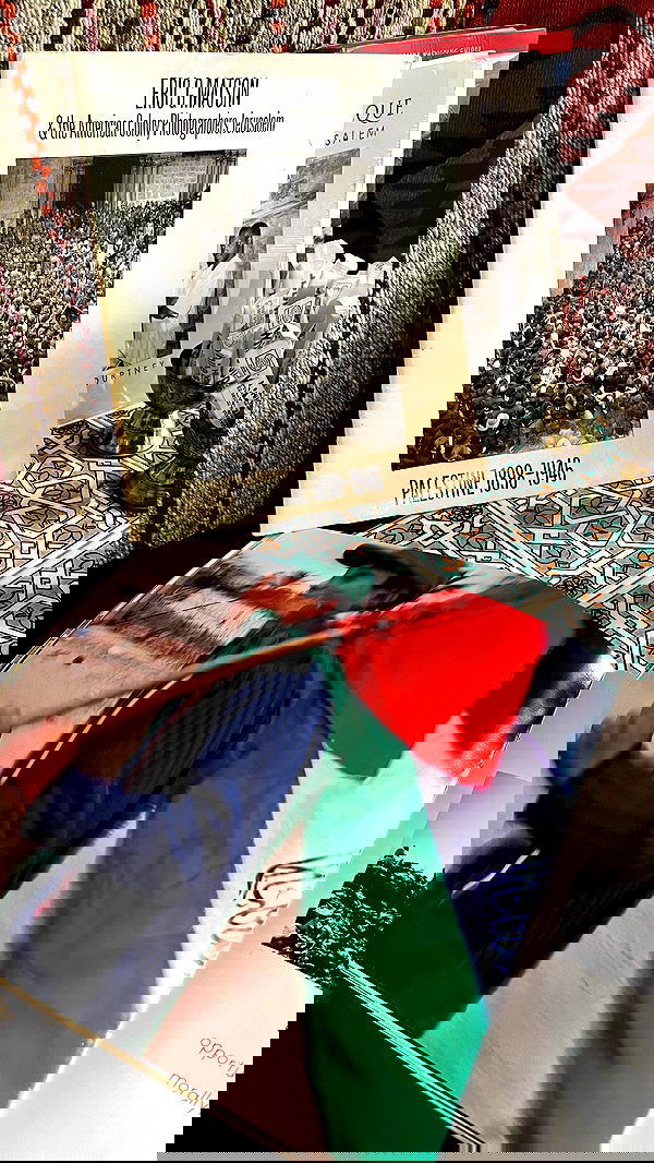 _femalien image ~ Altpins