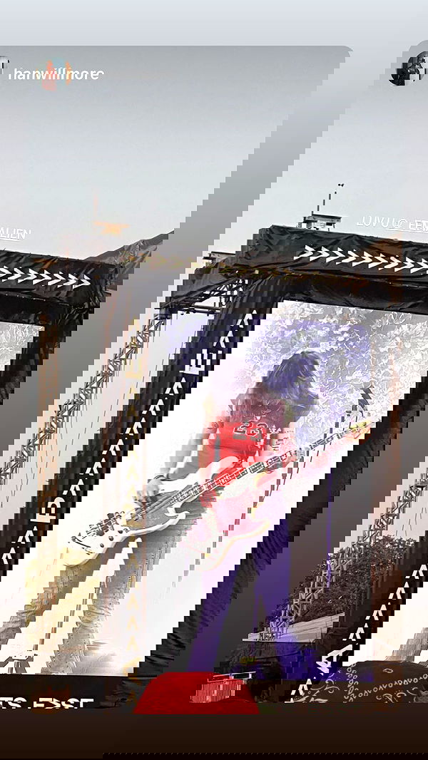 _femalien image ~ Altpins