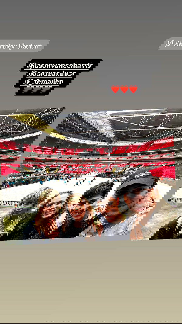 _femalien image ~ Altpins