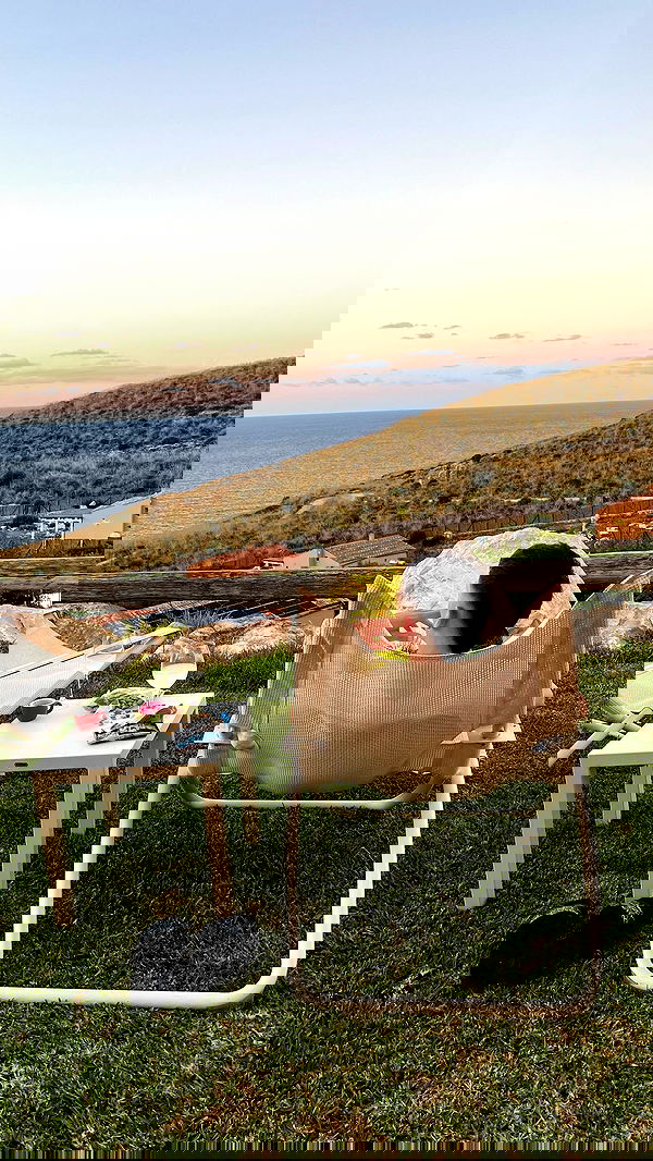 _femalien image ~ Altpins