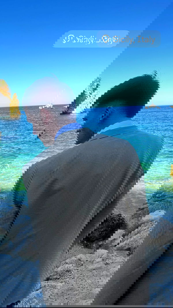 _femalien image ~ Altpins