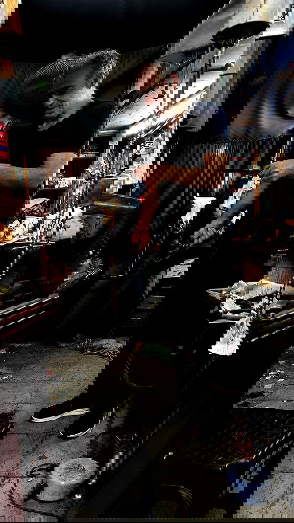 _femalien image ~ Altpins