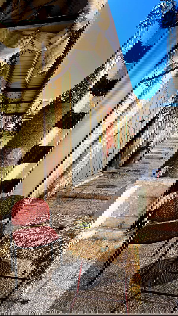 _femalien image ~ Altpins