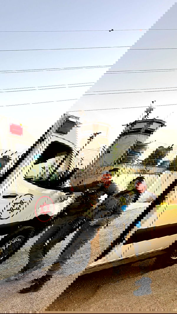 _hilaluu image ~ Altpins