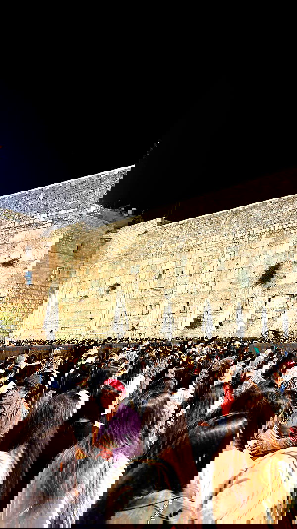 agambuzaglo122 image ~ Altpins