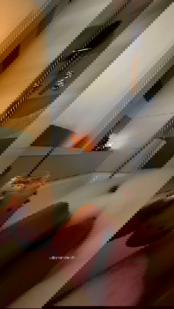 agambuzaglo122 image ~ Altpins