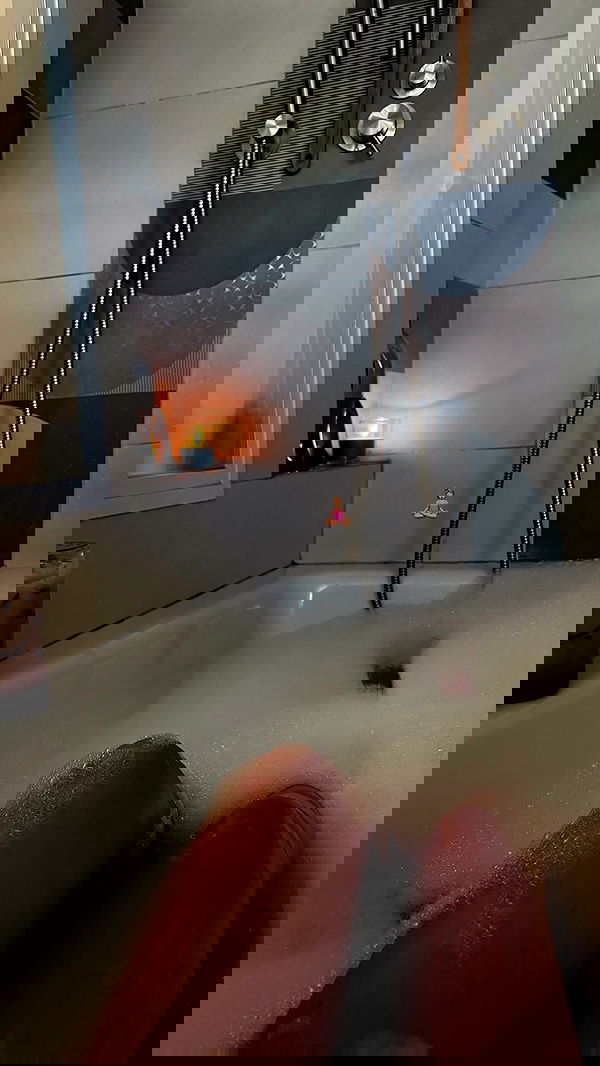 agambuzaglo122 image ~ Altpins