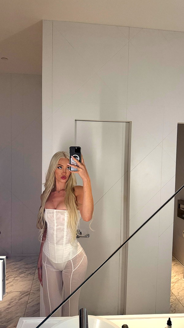 aleksandraverse instagram image archive image