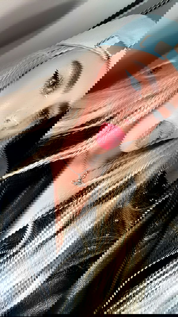 alexandramarianna alexandramarianna archive image