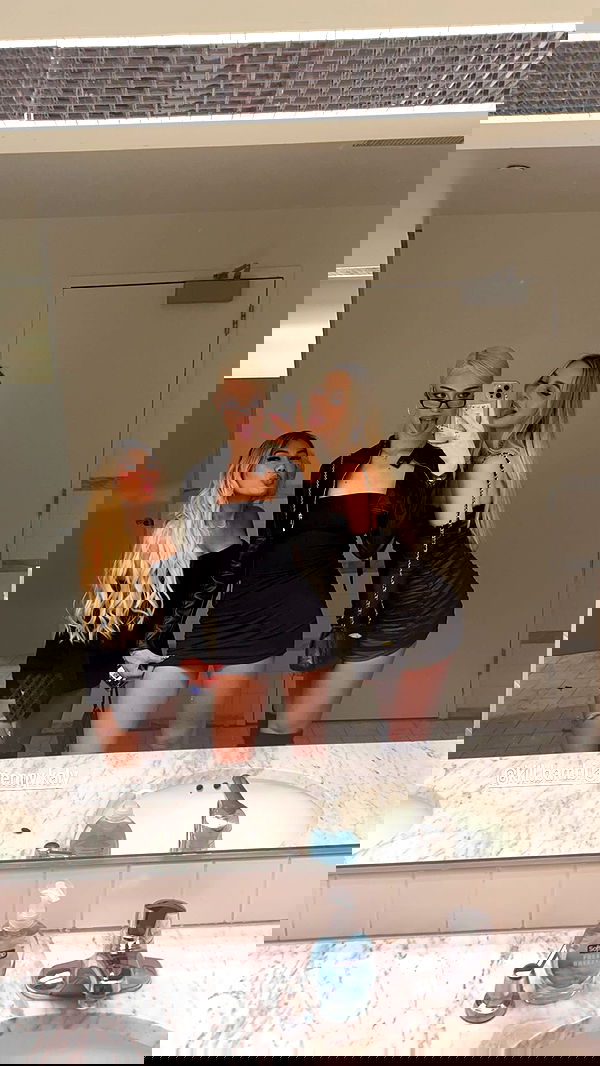 alexandramarianna alexandramarianna archive image