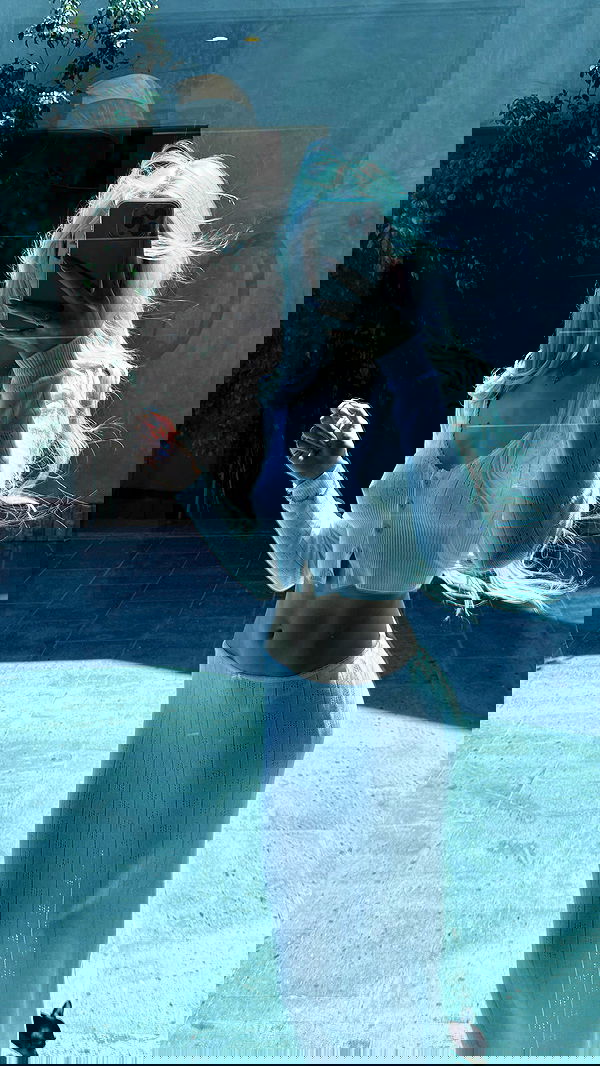 alexandramarianna alexandramarianna archive image