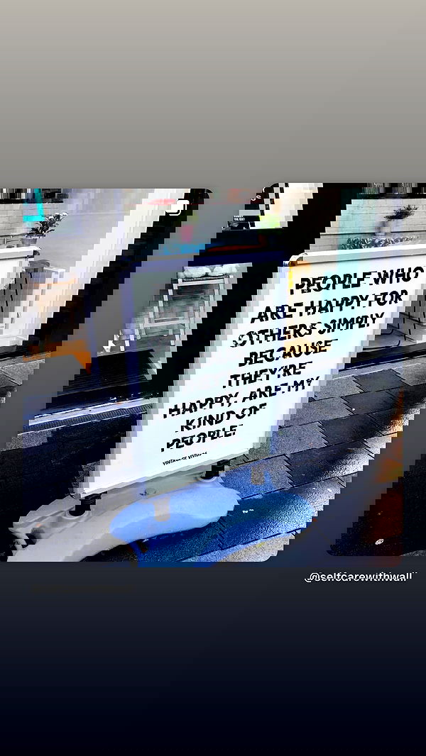 alexandramarianna alexandramarianna archive image