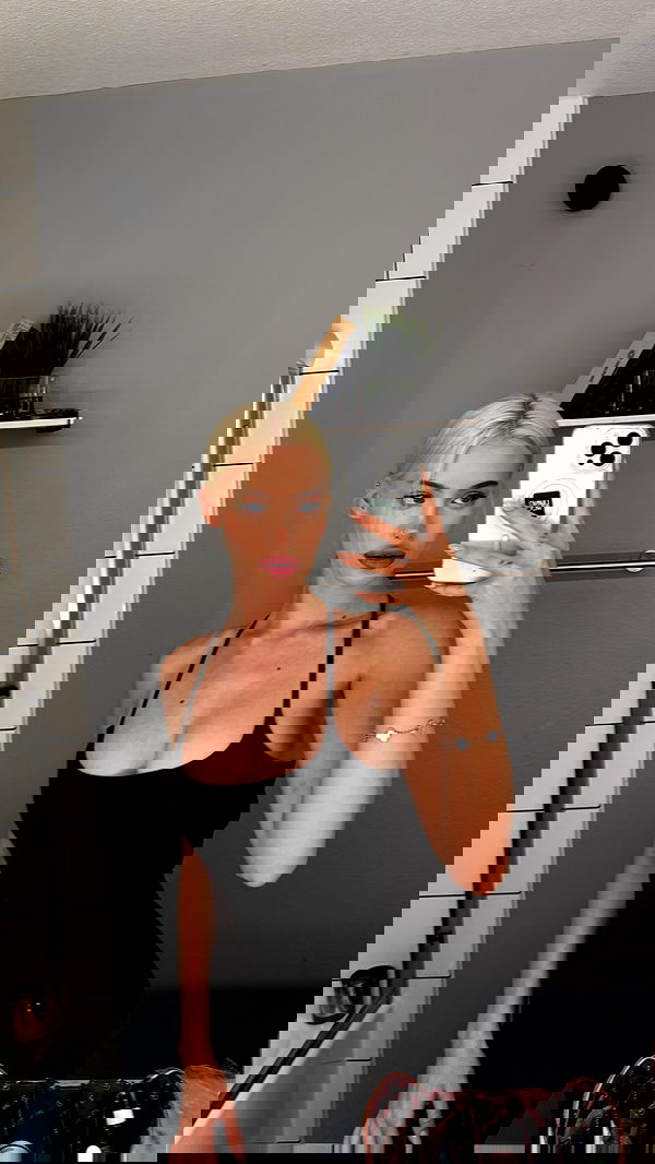 alexandramarianna alexandramarianna archive image